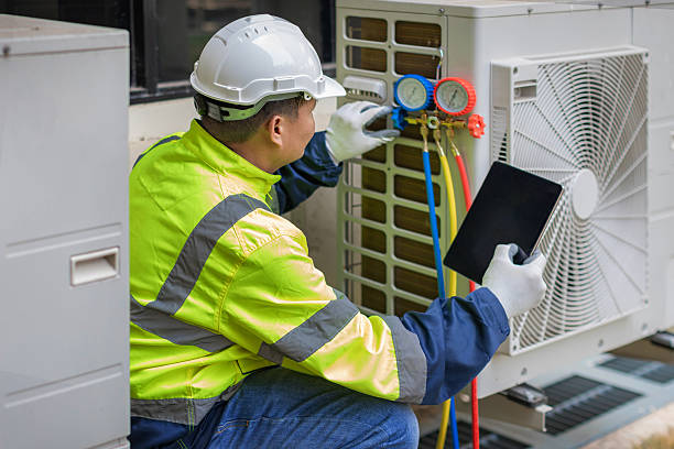 Professional Hvac technician working in Loves Park, IL
